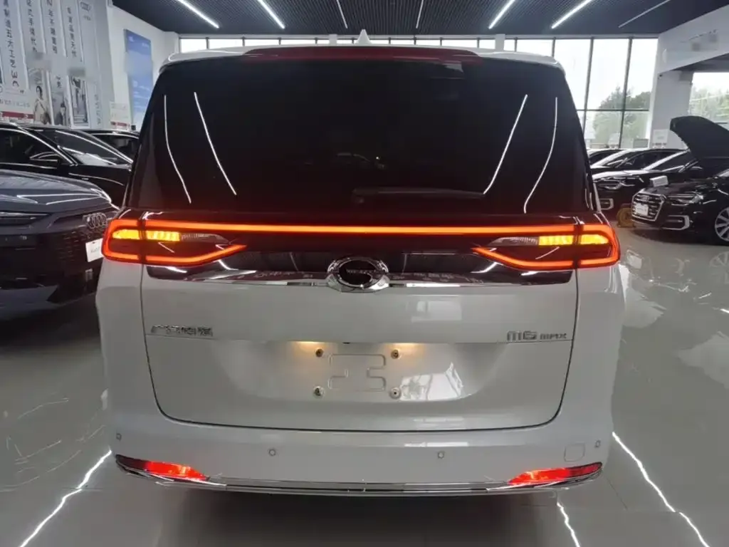 GAC Motor Trumpchi M6 — фото 10