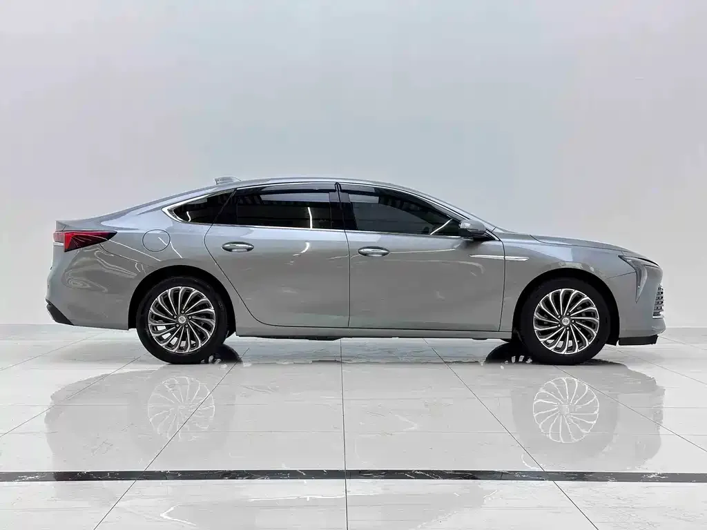 Buick LaCrosse — фото 10