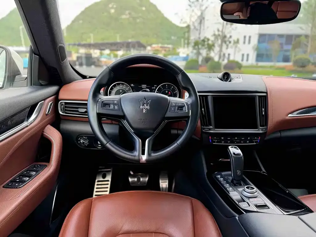 Maserati Levante — фото 4