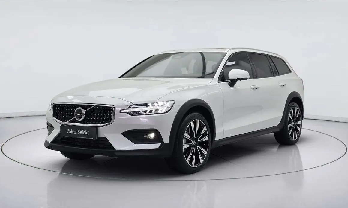 Volvo V60 — фото 1