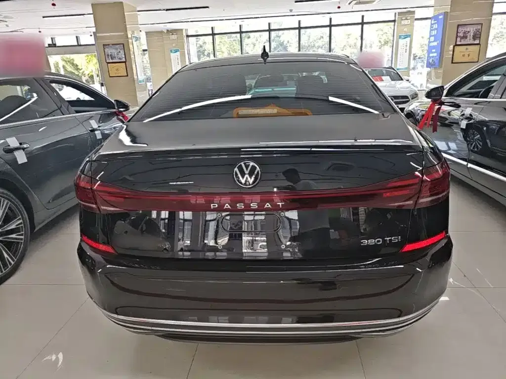Volkswagen Passat — фото 5