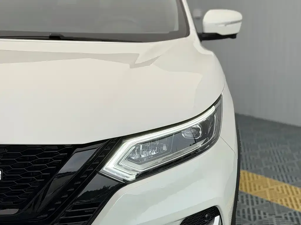 Nissan Qashqai — фото 2