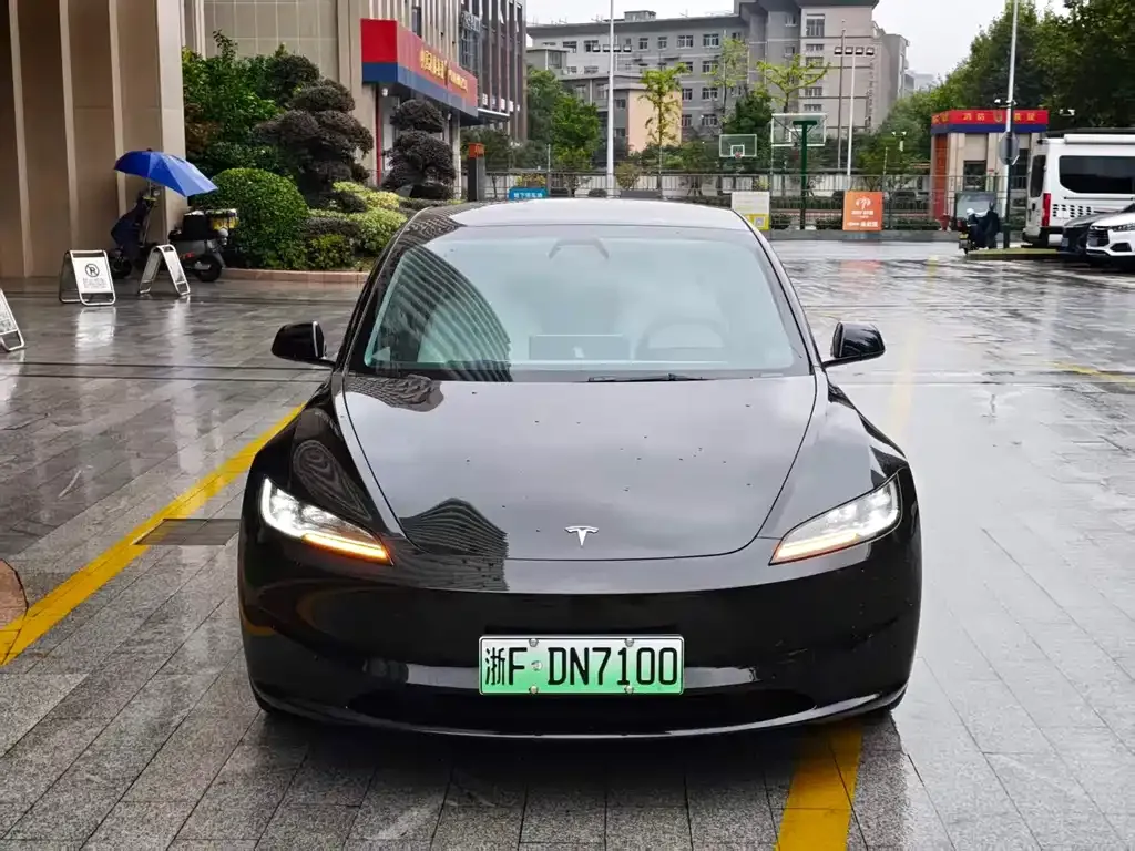 Tesla Model 3 — фото 5