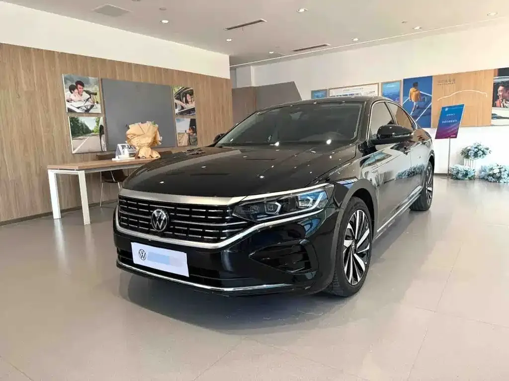 Volkswagen Passat — фото 1