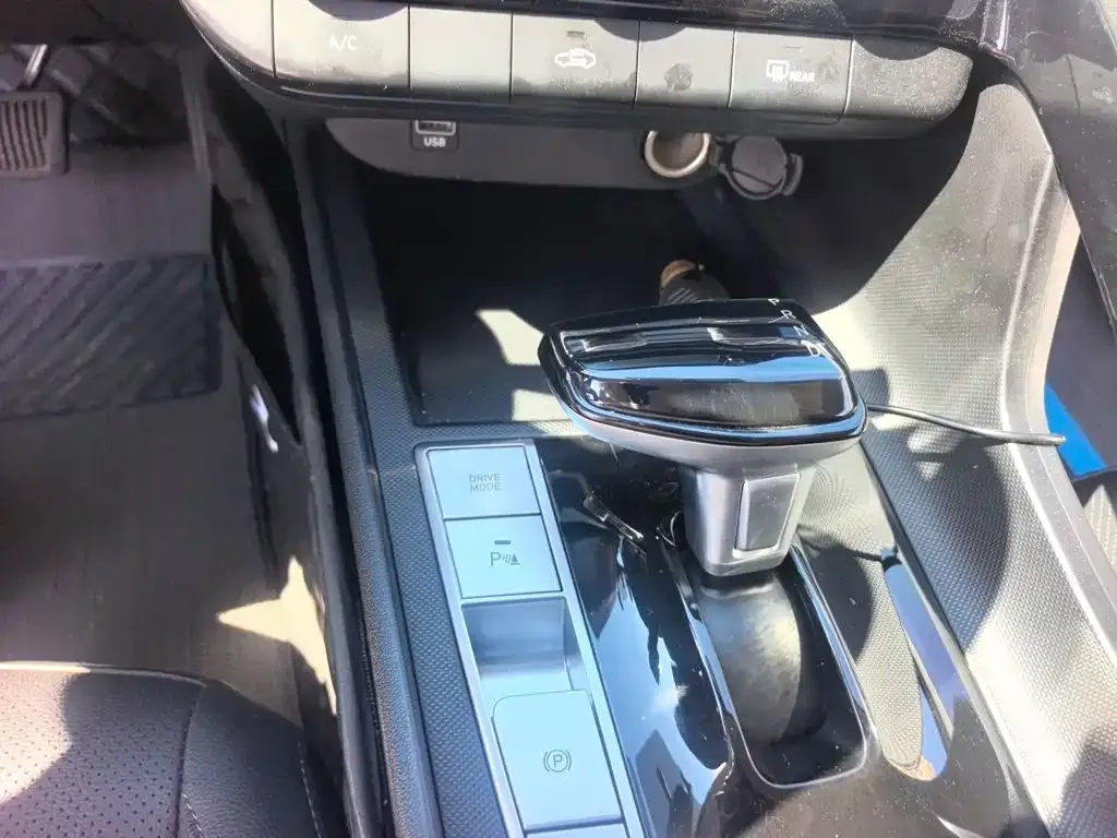 Hyundai Elantra — фото 4