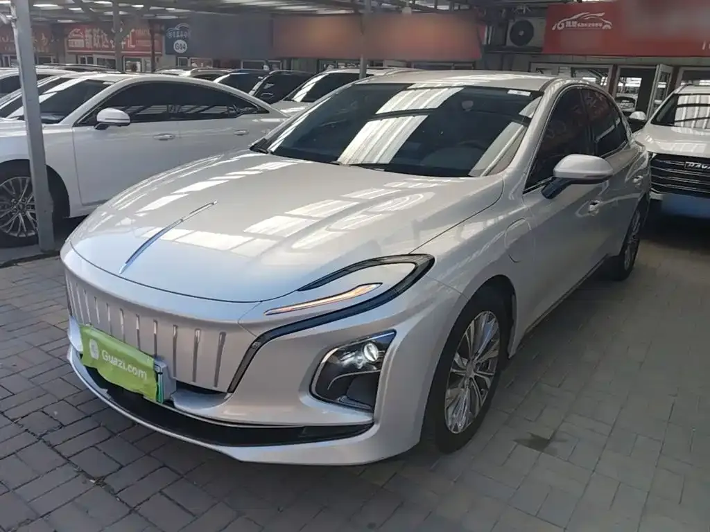 Hongqi E-QM5 — фото 1