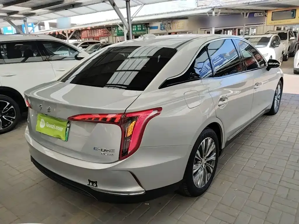 Hongqi E-QM5 — фото 8