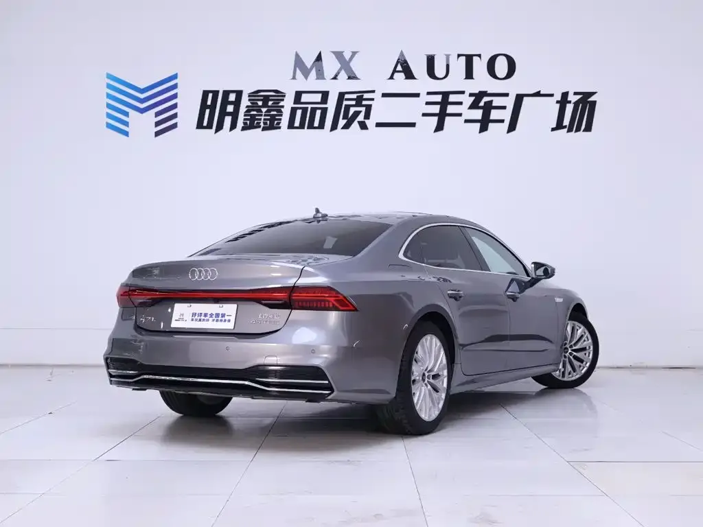 Audi A7L — фото 8