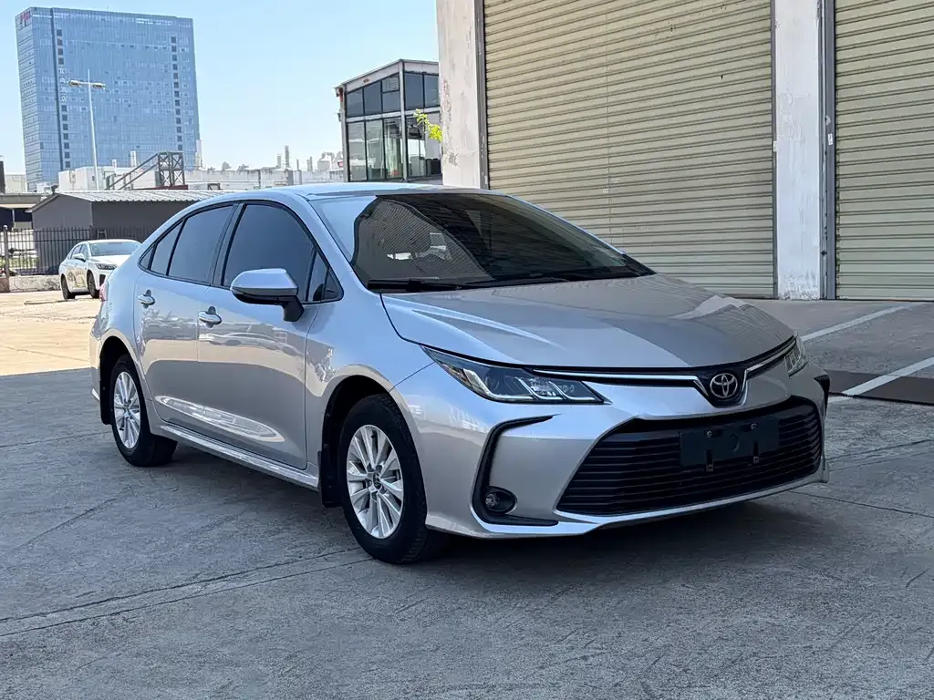 Toyota Corolla — фото 4