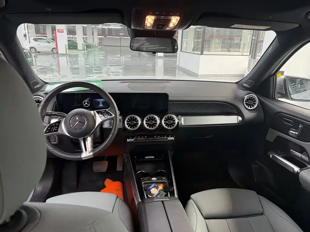 Mercedes-Benz EQB — фото 10