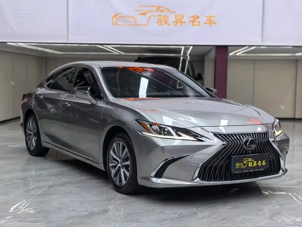 Lexus ES — фото 4