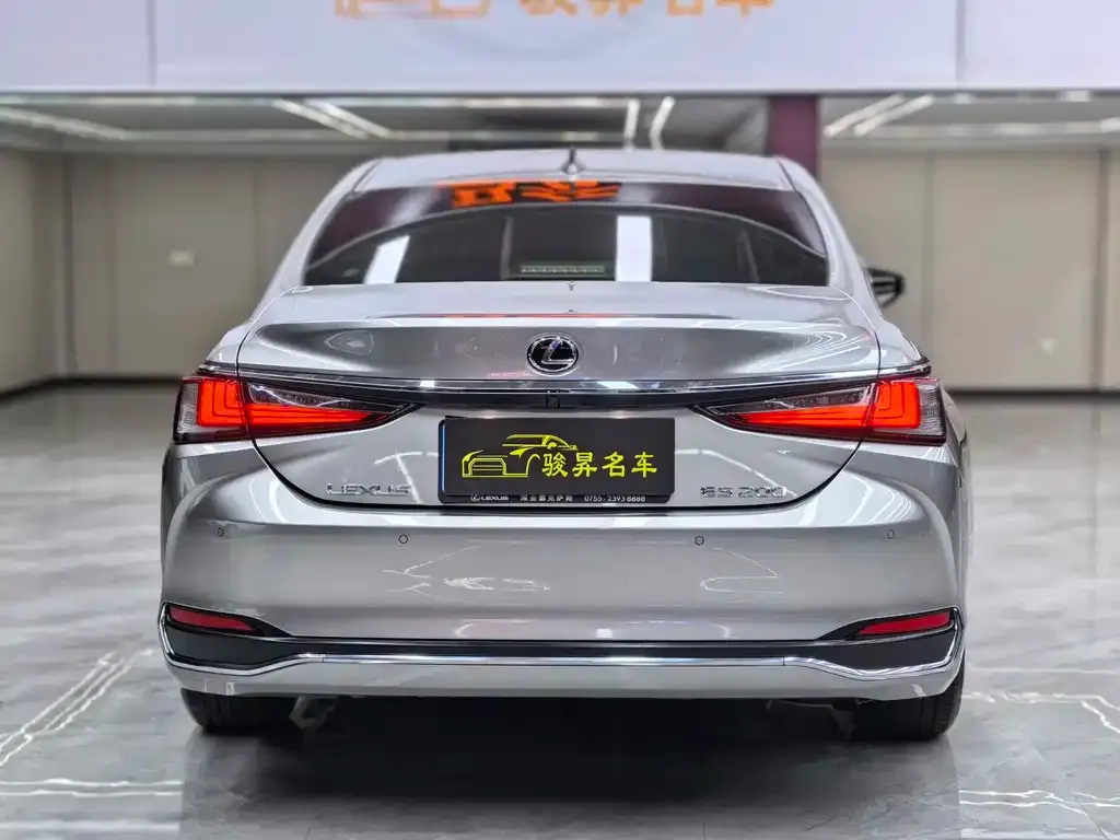 Lexus ES — фото 10