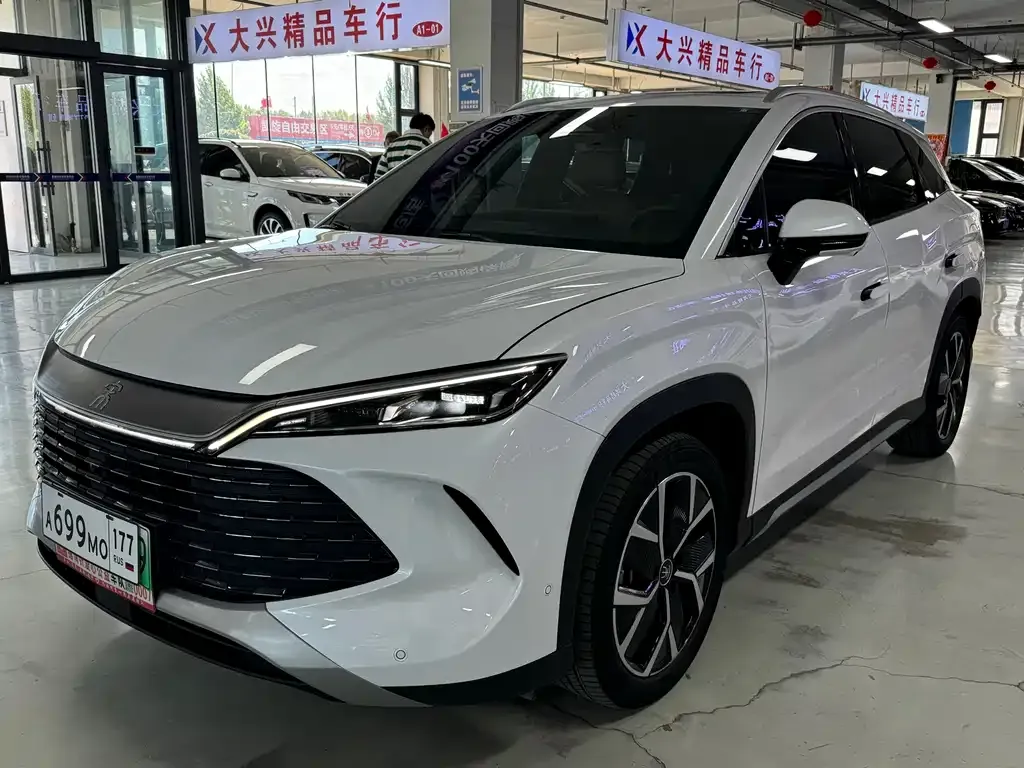 BYD L DM-i — фото 1