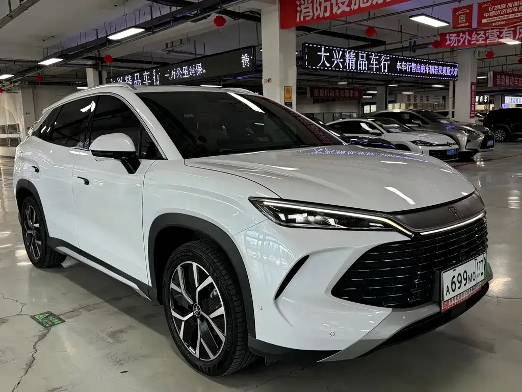 BYD L DM-i — фото 9