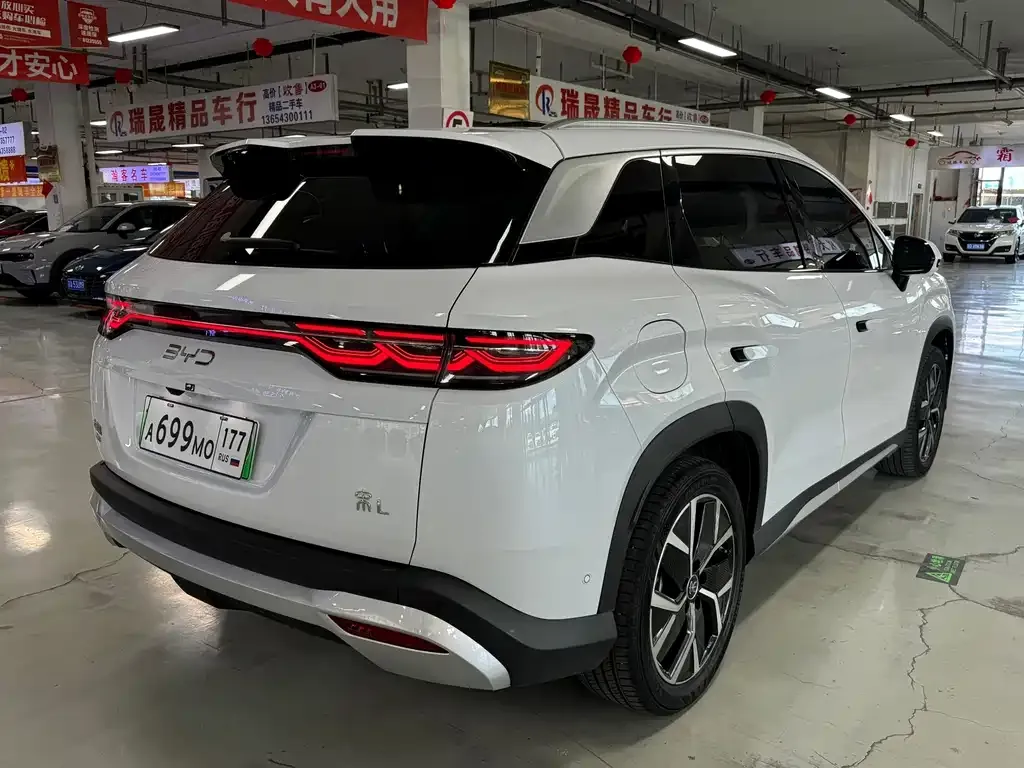 BYD L DM-i — фото 2