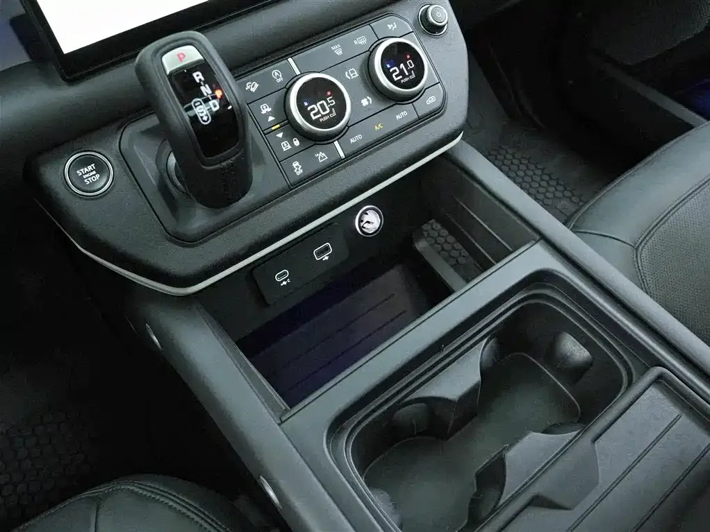 Land Rover Defender — фото 5
