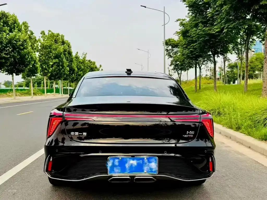 Hongqi H6 — фото 9