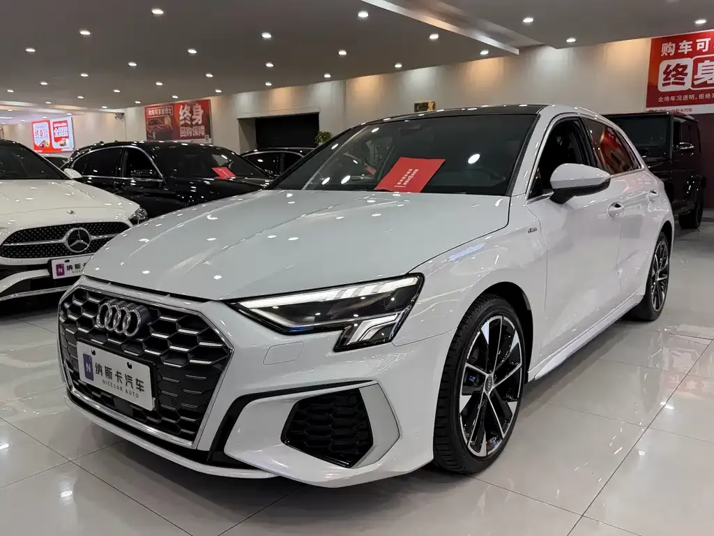 Audi A3 — фото 1