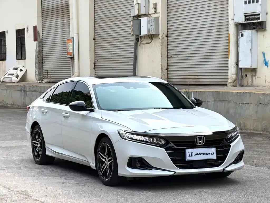 Honda Accord — фото 8