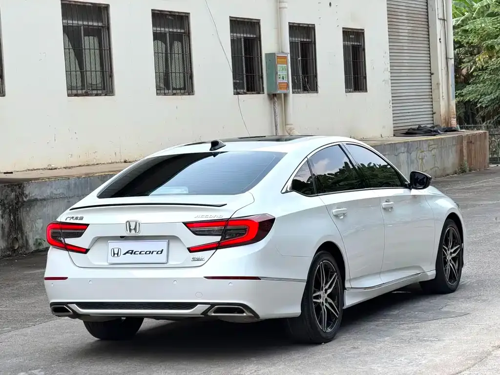 Honda Accord — фото 4
