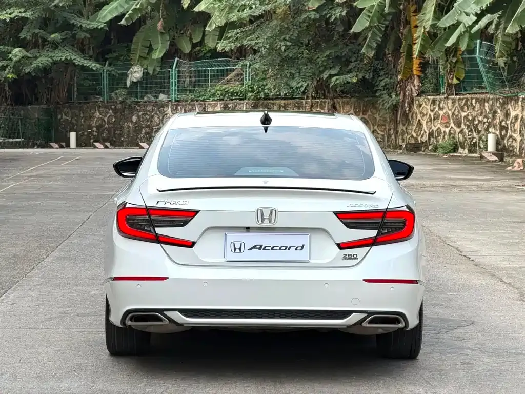 Honda Accord — фото 7