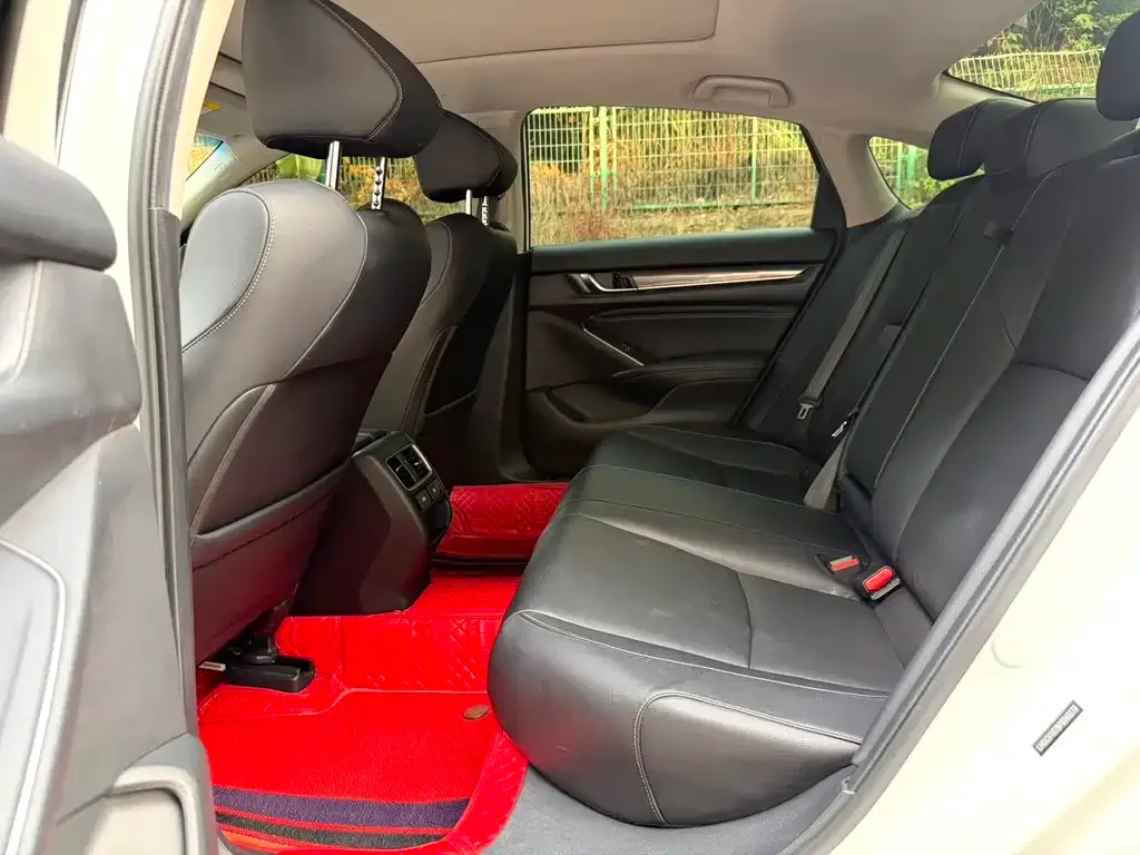 Honda Accord — фото 2
