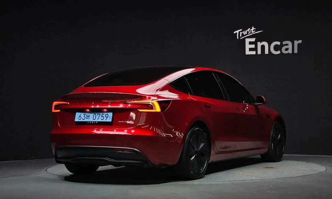 Tesla Model 3 — фото 3