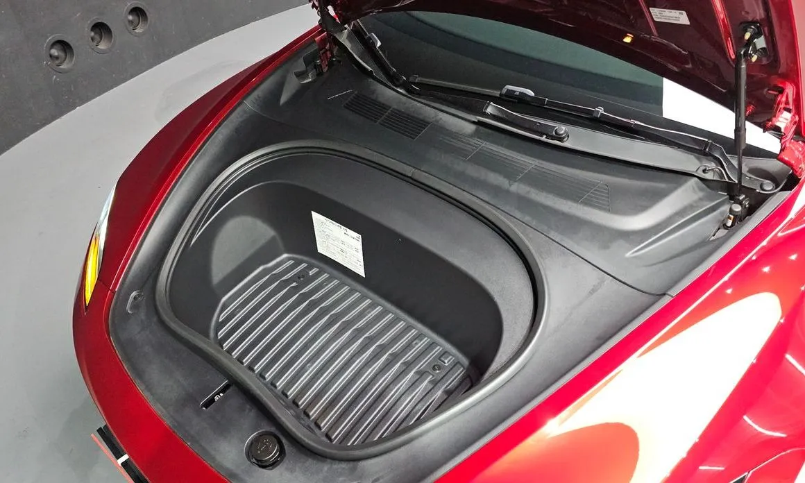 Tesla Model 3 — фото 9
