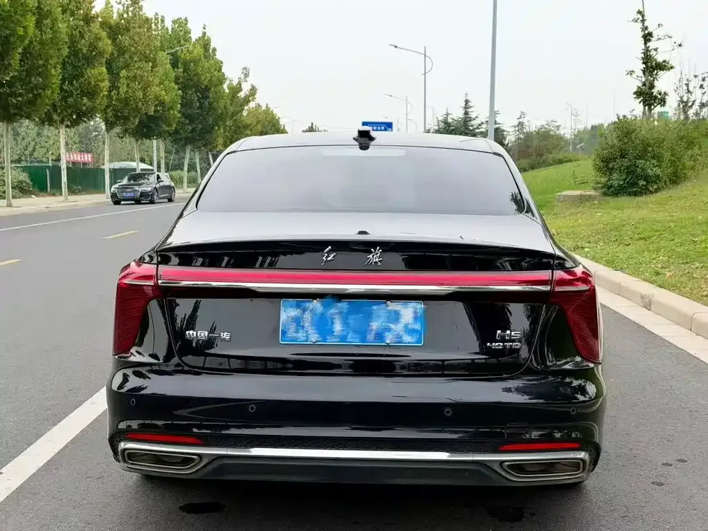 Hongqi H5 — фото 2