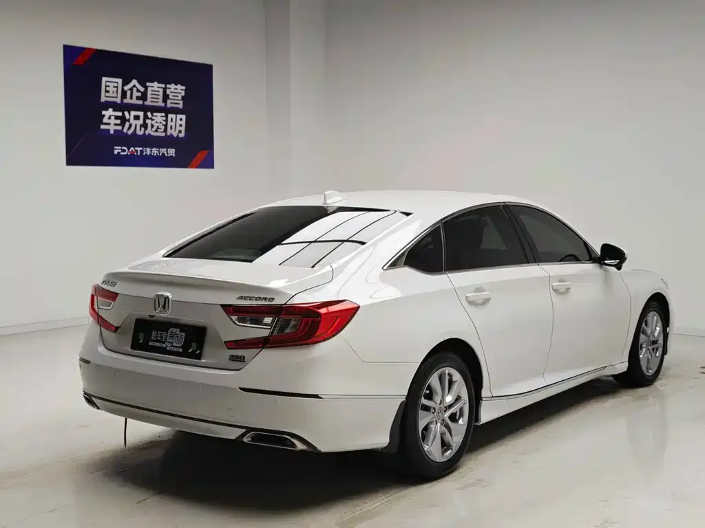 Honda Accord — фото 7