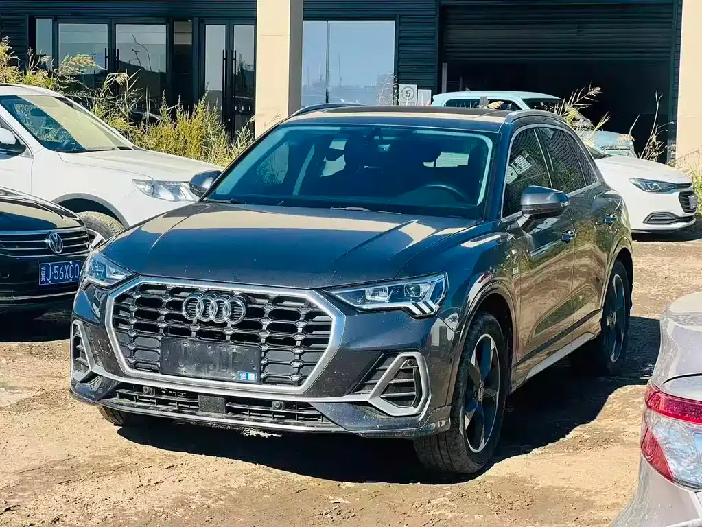 Audi Q3 — фото 1