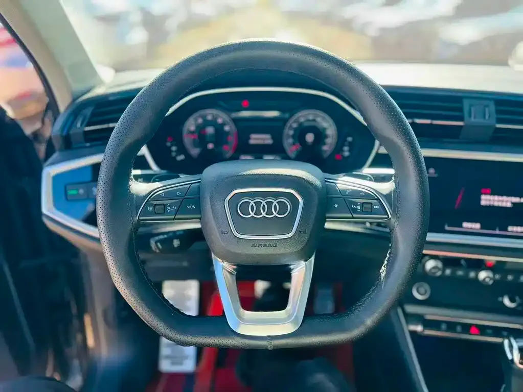 Audi Q3 — фото 5