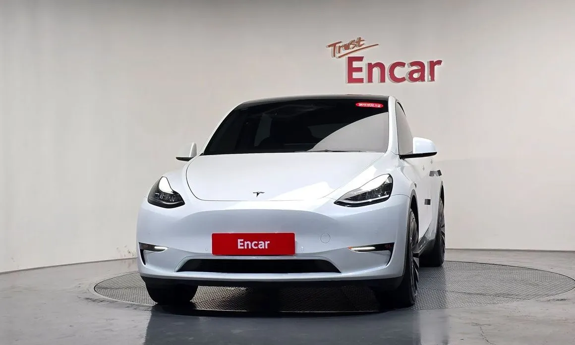Tesla Model Y — фото 9