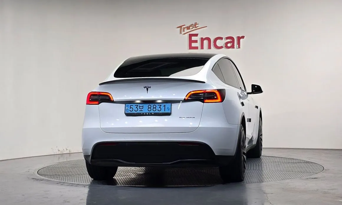 Tesla Model Y — фото 7