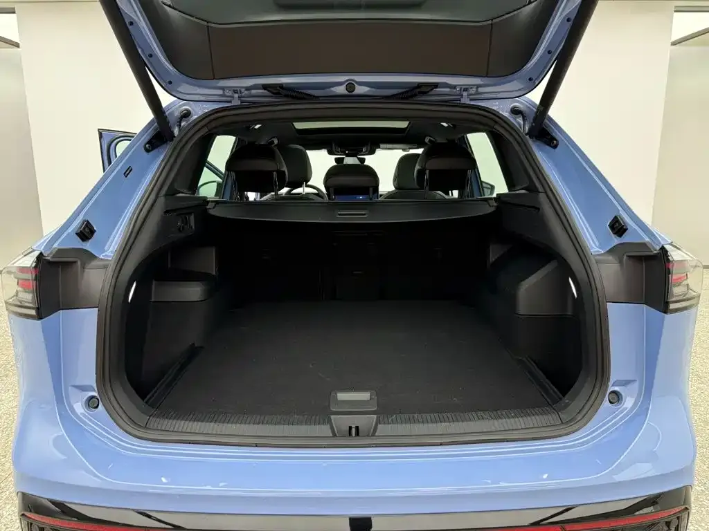 Volkswagen Tiguan L — фото 4