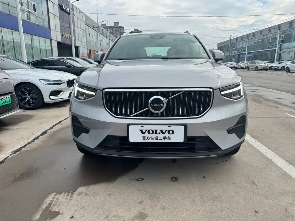Volvo XC40 — фото 9