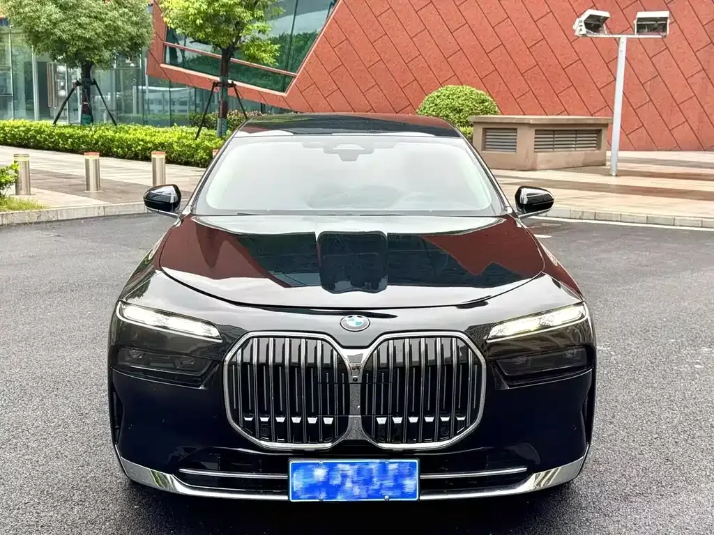 BMW 7 Series — фото 5