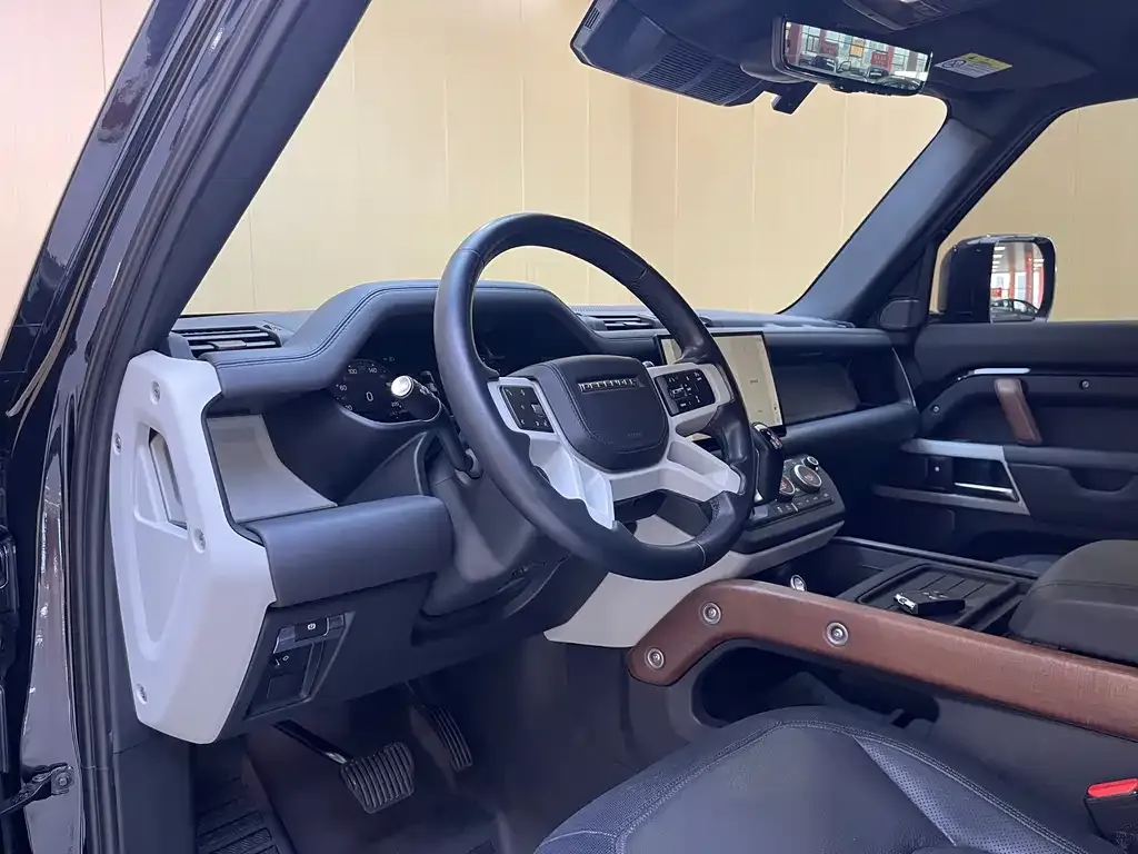Land Rover Defender — фото 10