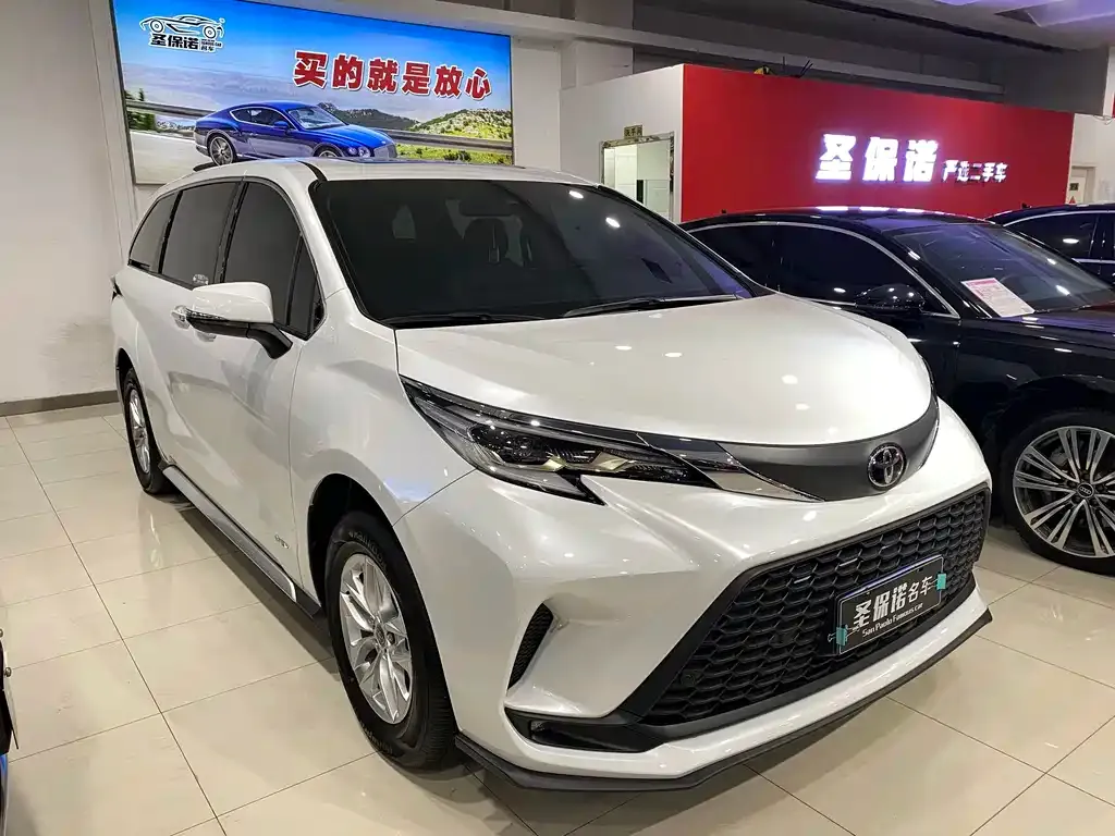 Toyota Granvia — фото 6
