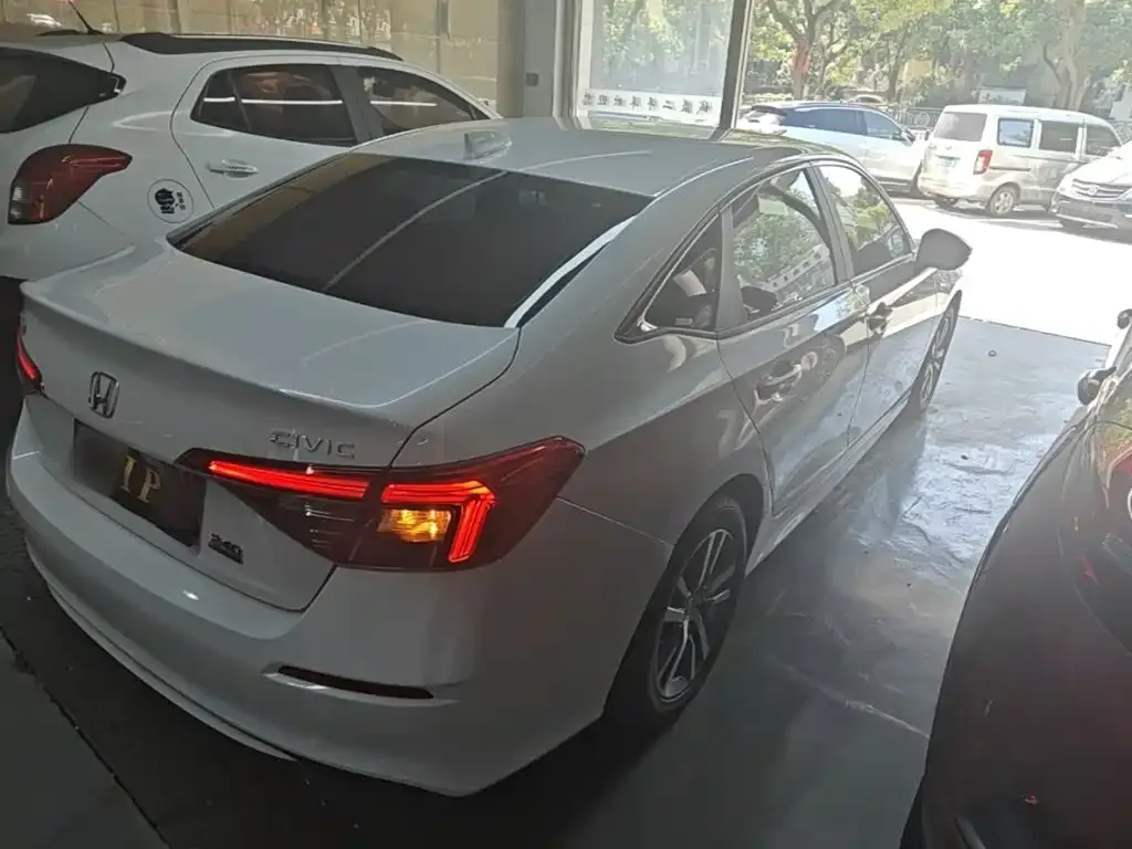 Honda Civic — фото 10