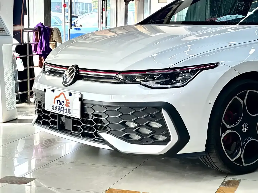 Volkswagen Golf GTI — фото 4