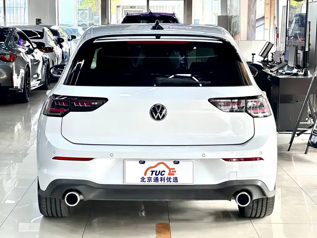 Volkswagen Golf GTI — фото 6