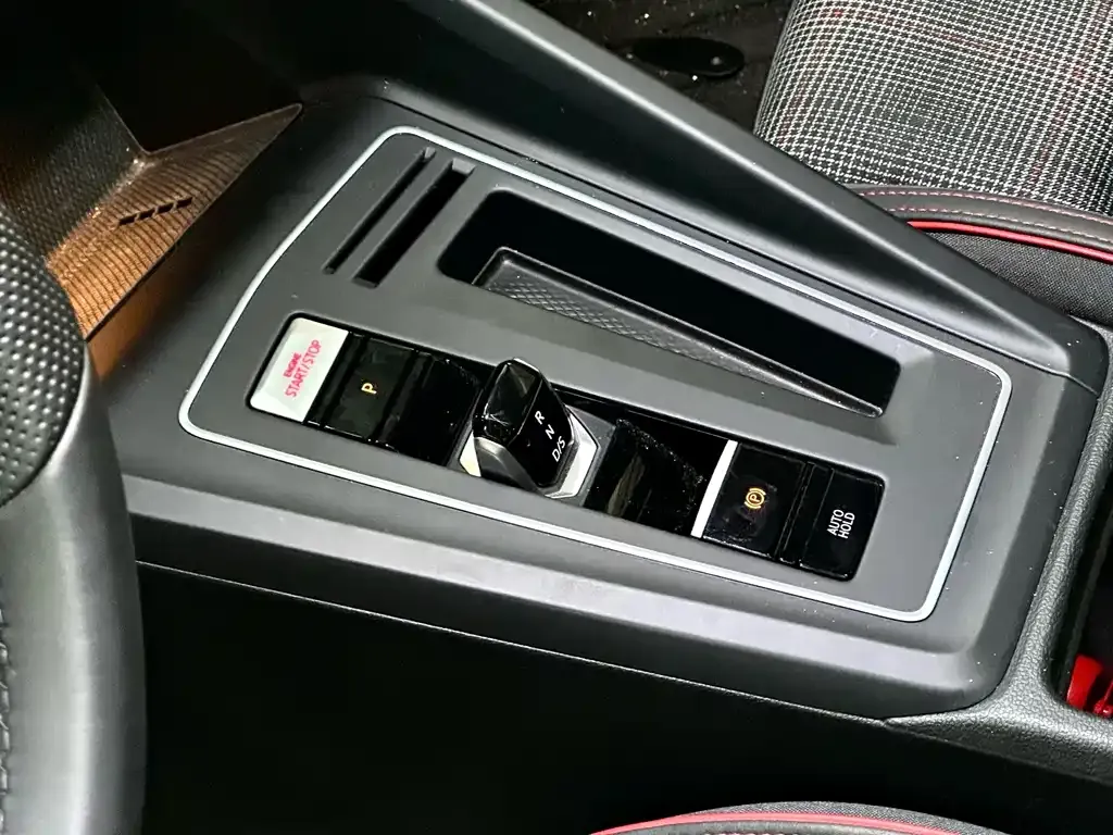 Volkswagen Golf GTI — фото 7