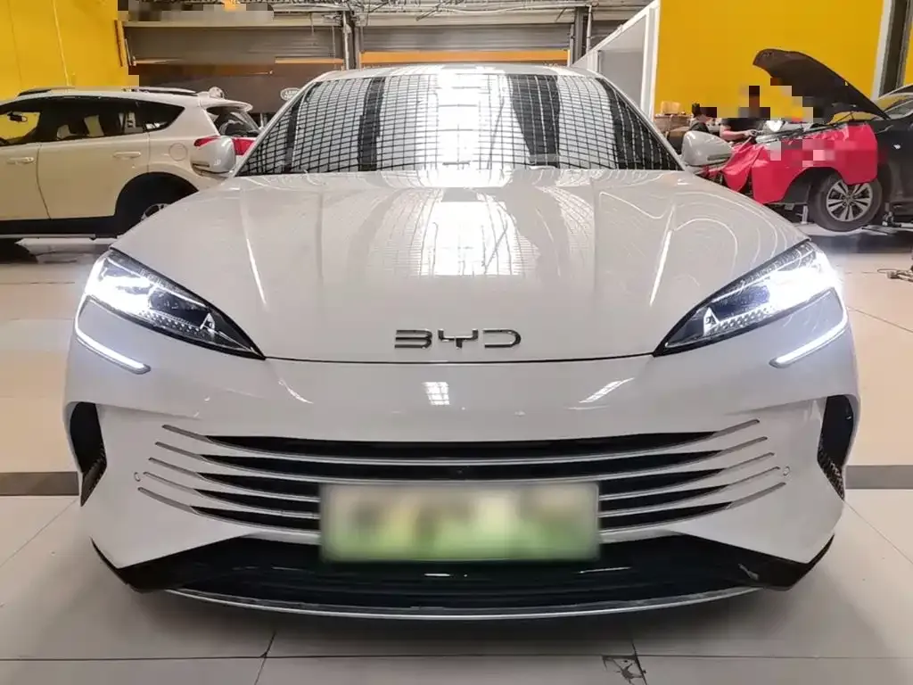 BYD Seal — фото 3