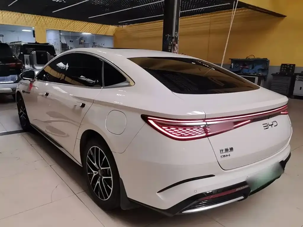 BYD Seal — фото 10