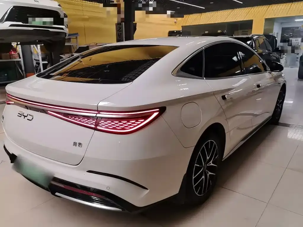BYD Seal — фото 4
