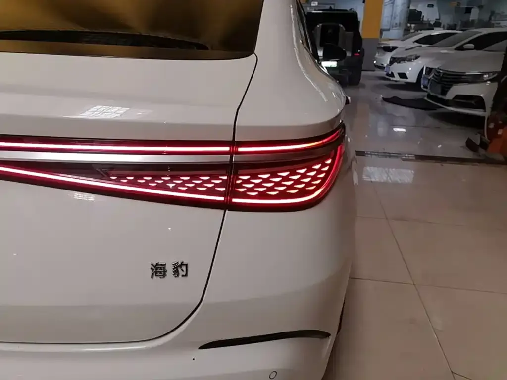 BYD Seal — фото 5