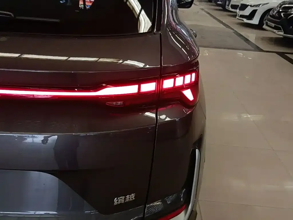 Geely Binyue — фото 10