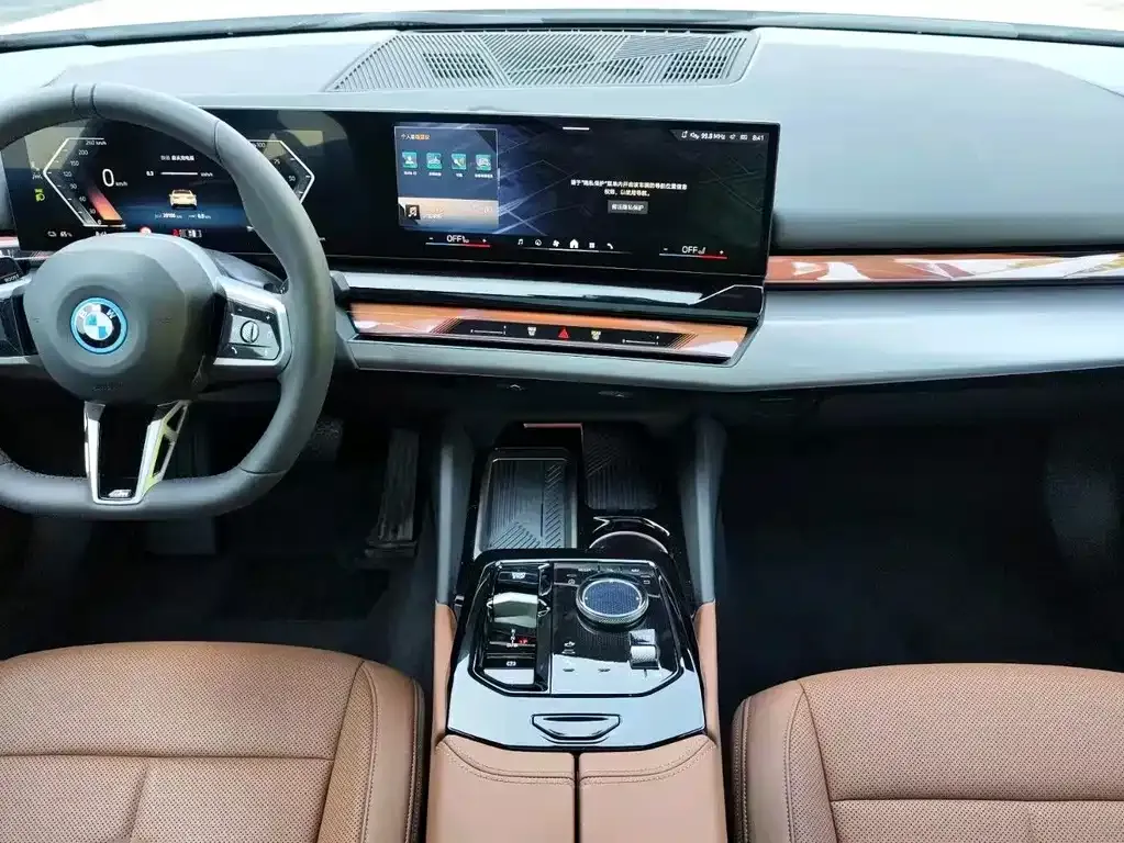 BMW i5 — фото 5