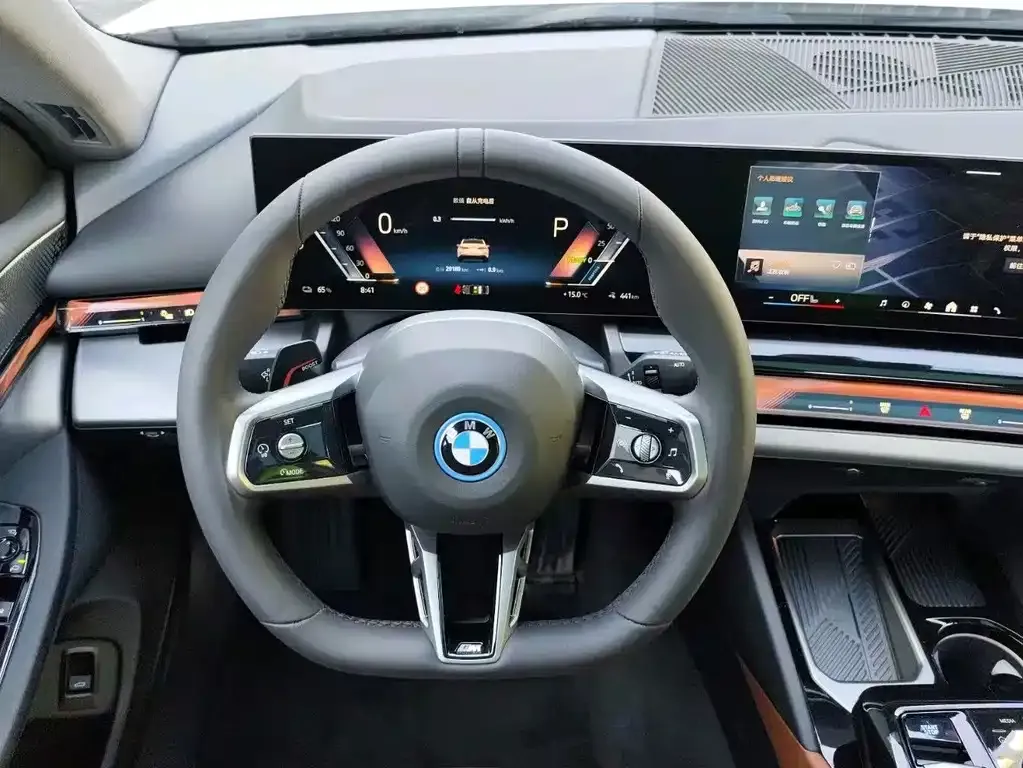 BMW i5 — фото 8